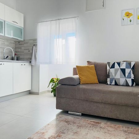 Apartment Erika - For 2 Near The Beach Pula Exterior foto