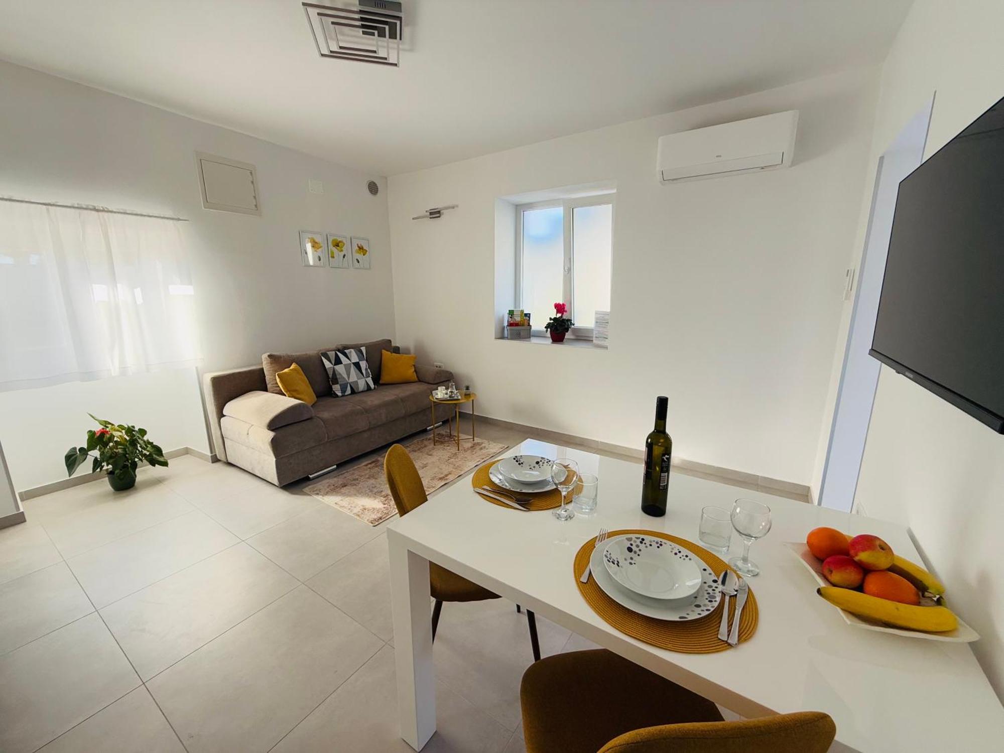 Apartment Erika - For 2 Near The Beach Pula Exterior foto
